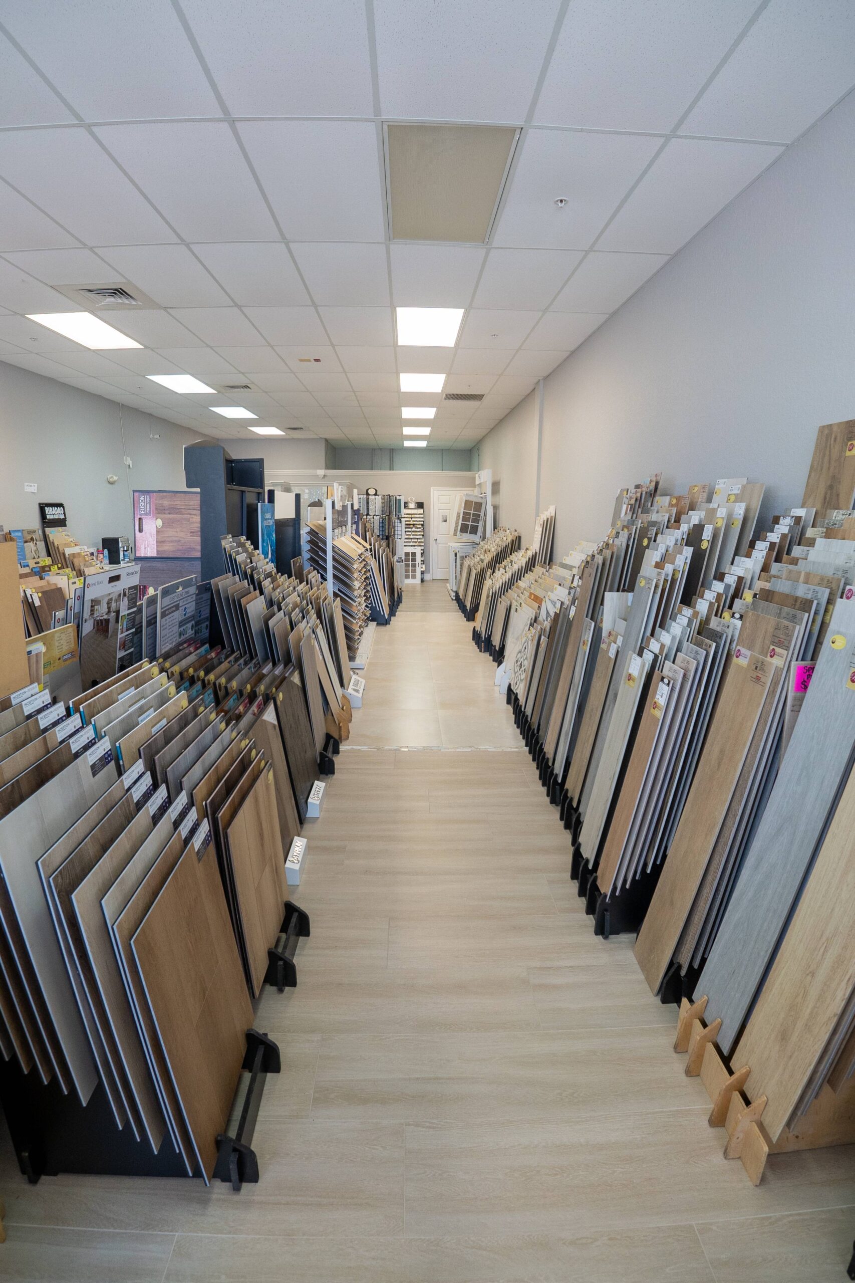 SHOWROOMCOLONY09-scaled